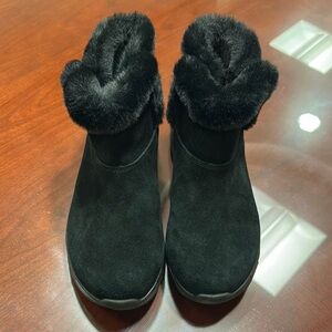 Skechers Women's waterproof Black Fur-Lined Boots
